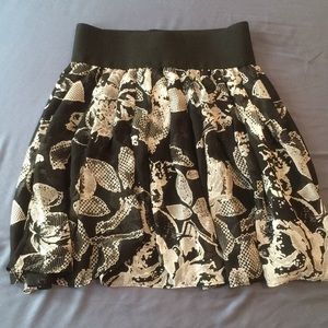 Express floral black and white skirt